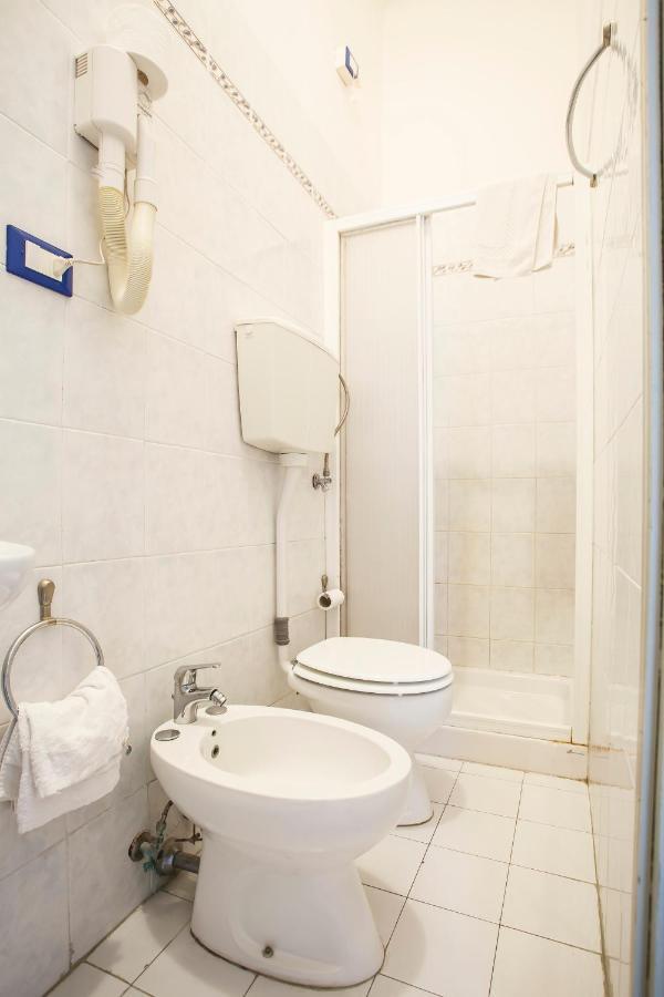 Rex Hotel 2*