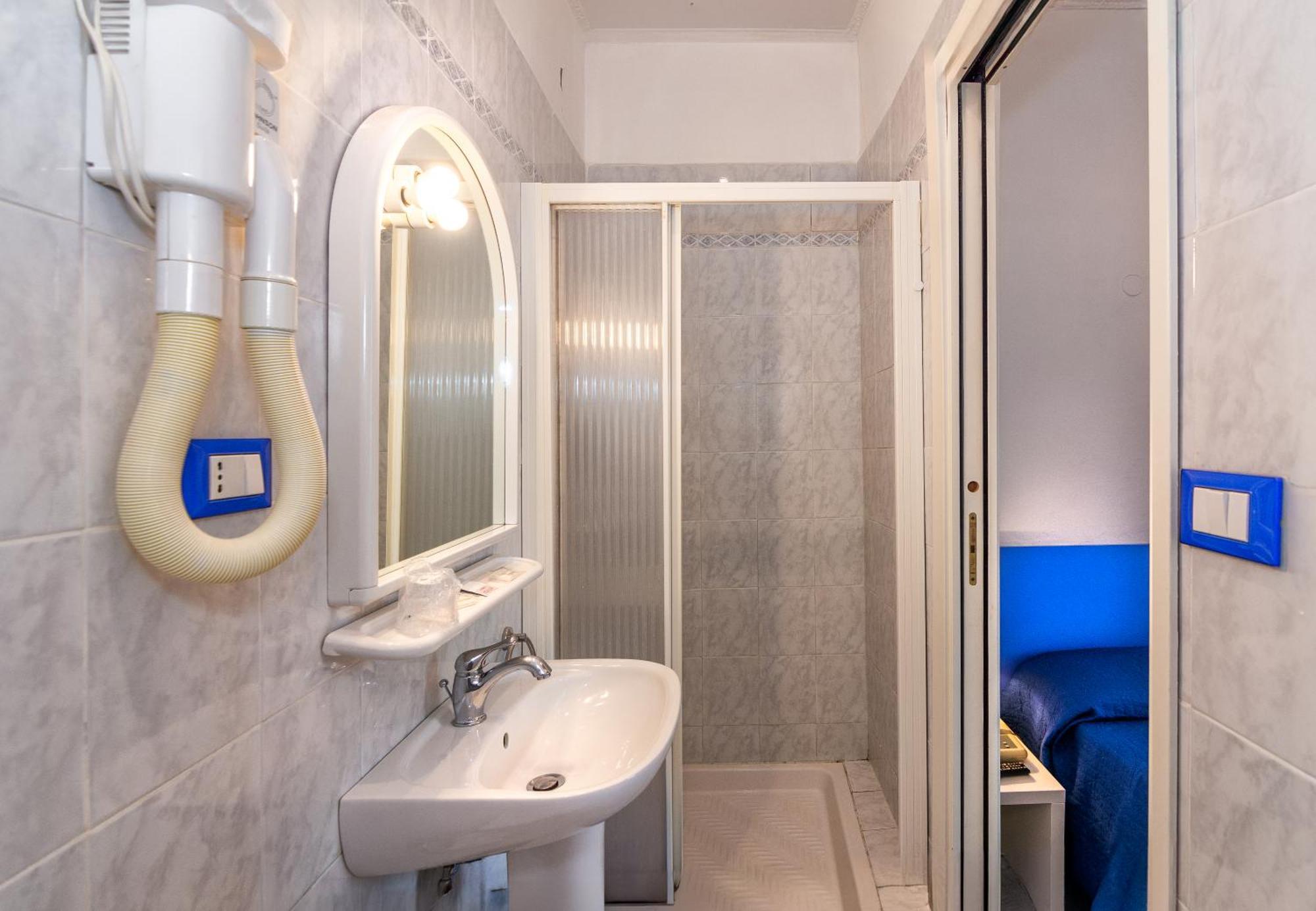 Rex Hotel 2*