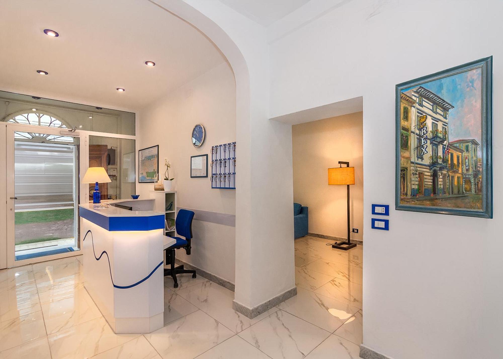 Rex Hotel