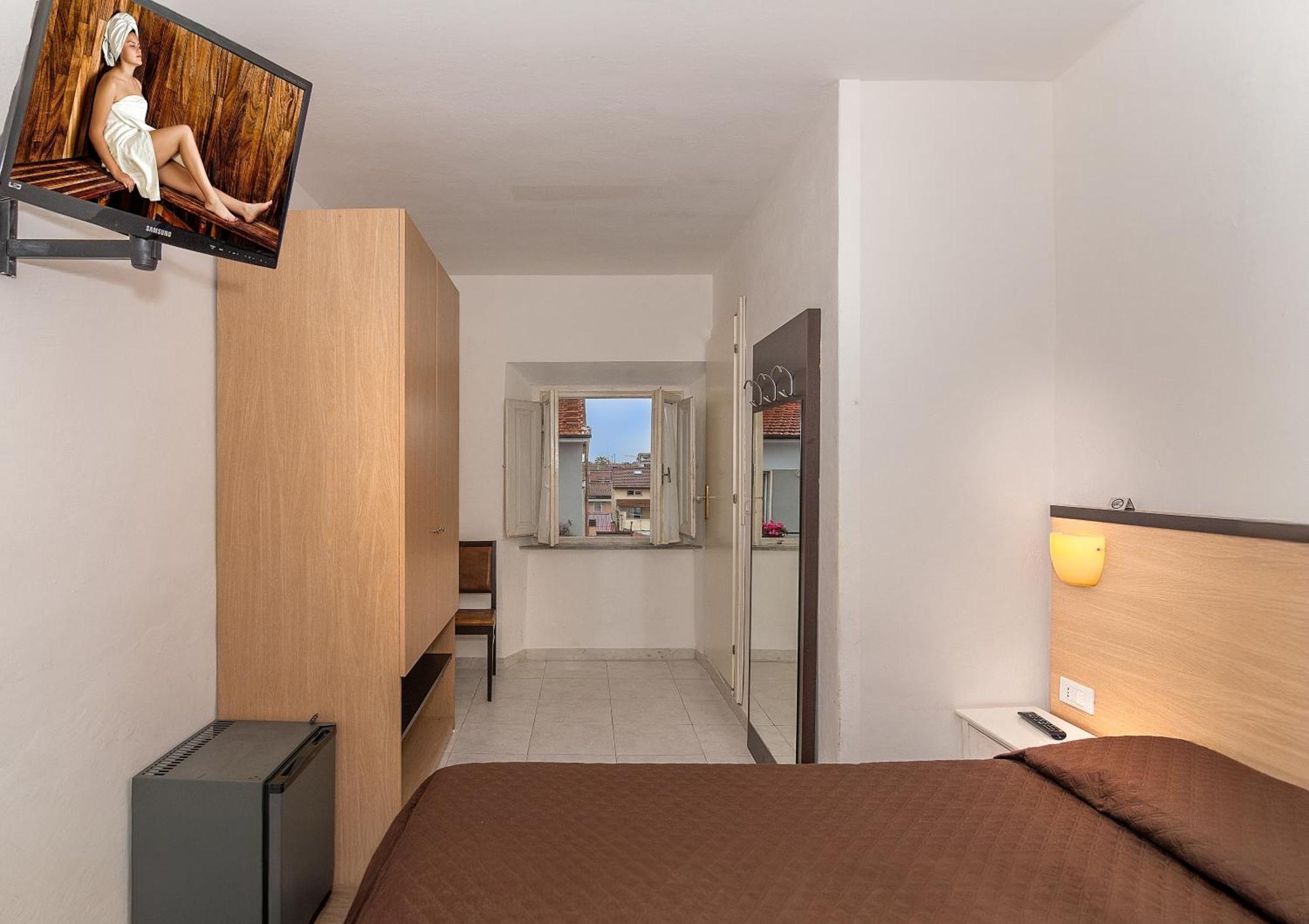 Rex Hotel